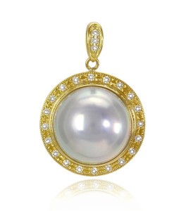 Złota zawieszka ze srebrną perłą Mabe 13-14 mm (wzór PMDR)