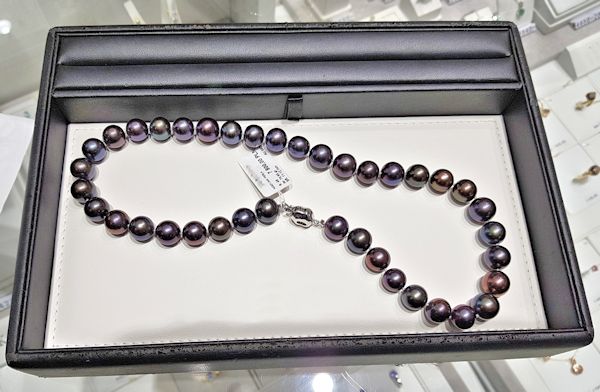 Perły słodkowodne sprzedawane jako Tahiti